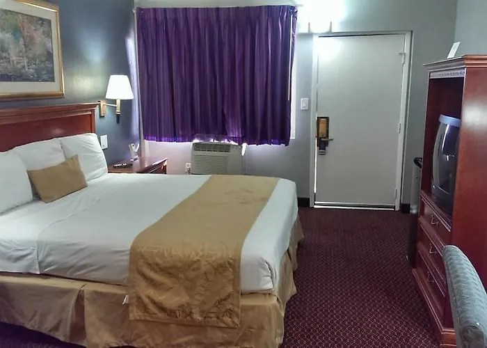 Motel Travelodge By Wyndham Near I-40