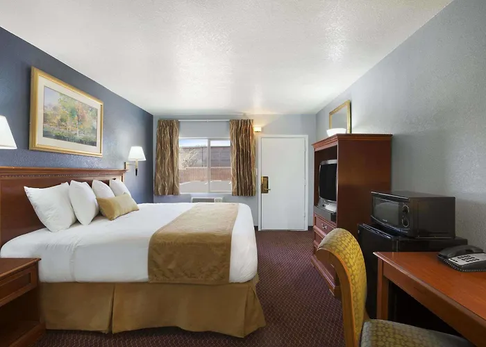 Motel Travelodge By Wyndham Near I-40