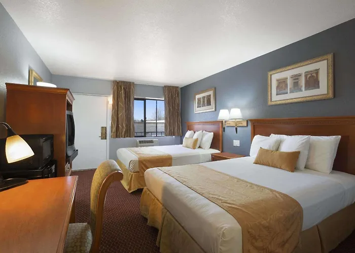 Travelodge By Wyndham Near I-40 Motel 3*